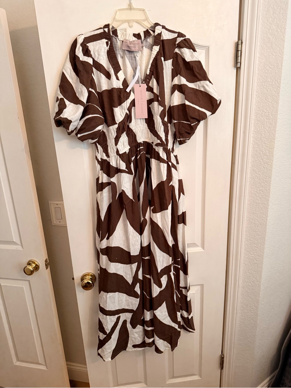 Brown & White Pattern Midi Dress with Puff Sleeve
